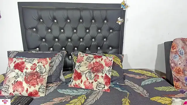 Darlyquenn11 online show from January 18, 2025, 3:53 am