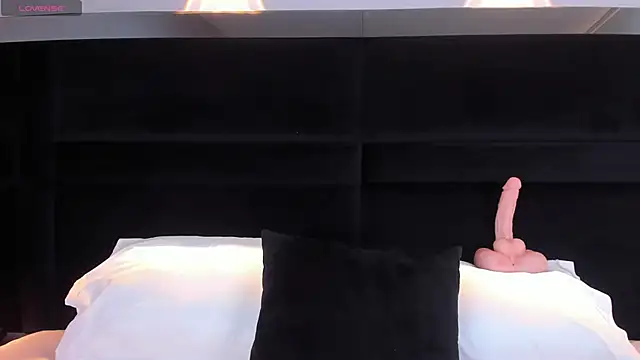 Snapshot of MiaStor chatting on December 31, 2024, 5:40 pm MiaStor online show from December 31, 2024, 5:40 pm