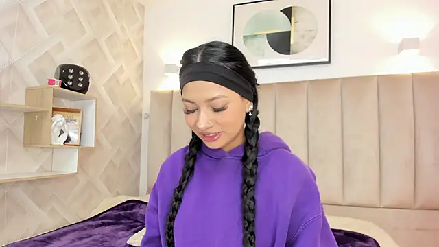 Snapshot of Anniie_Queen chatting on May 15, 2026, 3:35 am Anniie Queen online show from May 15, 2026, 3:35 am