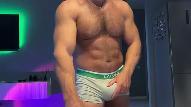 KarlosRichi online show from May 13, 2026, 2:09 am