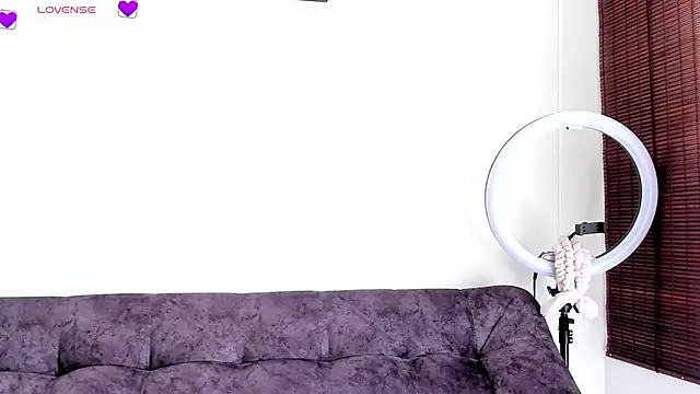 VeronicaTonu online show from October 4, 2025, 3:10 pm