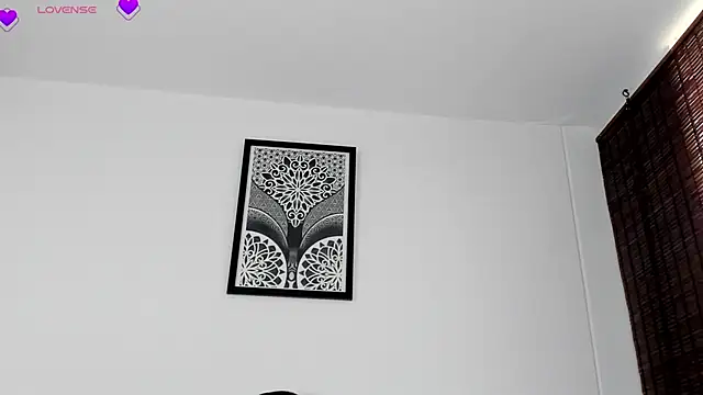 VeronicaTonu online show from February 26, 2026, 6:07 pm