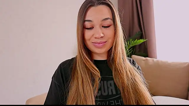 Snapshot of divetagrace chatting on February 28, 2025, 1:47 pm divetagrace online show from February 28, 2025, 1:47 pm