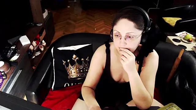 Snapshot of Imperatriza chatting on June 18, 2026, 8:57 pm Imperatriza online show from June 18, 2026, 8:57 pm