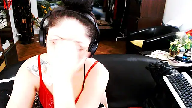 Snapshot of Imperatriza chatting on July 8, 2026, 10:58 pm Imperatriza online show from July 8, 2026, 10:58 pm