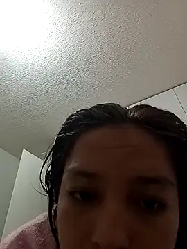 Snapshot of rossgreen77 chatting on October 18, 2025, 11:27 pm rossgreen77 online show from October 18, 2025, 11:27 pm