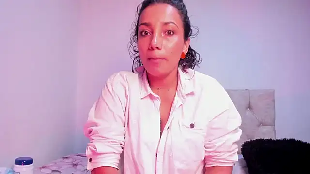 Snapshot of amber_demons2021 chatting on March 13, 2025, 1:10 am amber demons2021 online show from March 13, 2025, 1:10 am