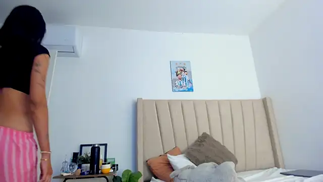 Snapshot of Mady-Edwards chatting on February 25, 2026, 12:09 am Mady-Edwards online show from February 25, 2026, 12:09 am