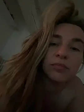 lyajoliee online show from May 13, 2026, 3:09 pm