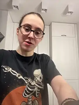 MartiniiSelenna online show from March 13, 2026, 6:53 am