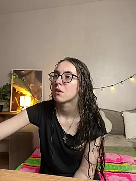 Snapshot of MartiniiSelenna chatting on May 14, 2026, 5:58 am MartiniiSelenna online show from May 14, 2026, 5:58 am