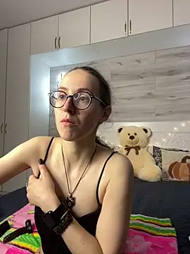 Snapshot of MartiniiSelenna chatting on June 1, 2026, 5:53 am MartiniiSelenna online show from June 1, 2026, 5:53 am