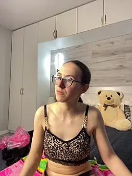 Snapshot of MartiniiSelenna chatting on June 5, 2026, 6:52 am MartiniiSelenna online show from June 5, 2026, 6:52 am