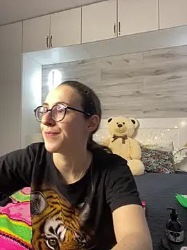 Snapshot of MartiniiSelenna chatting on June 8, 2026, 6:03 am MartiniiSelenna online show from June 8, 2026, 6:03 am