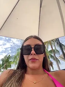 Snapshot of Rose-euphoria chatting on February 1, 2025, 4:11 pm Rose-euphoria online show from February 1, 2025, 4:11 pm