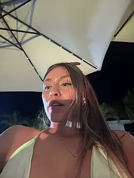 Snapshot of Rose-euphoria chatting on February 4, 2025, 1:02 am Rose-euphoria online show from February 4, 2025, 1:02 am