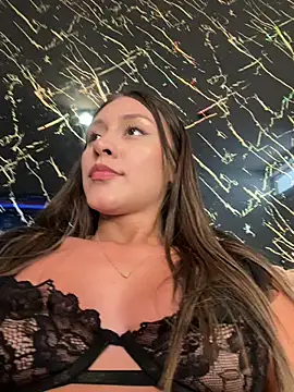 Snapshot of Rose-euphoria chatting on February 20, 2025, 4:36 pm Rose-euphoria online show from February 20, 2025, 4:36 pm