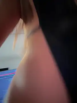 Snapshot of Rose-euphoria chatting on October 9, 2025, 1:20 pm Rose-euphoria online show from October 9, 2025, 1:20 pm