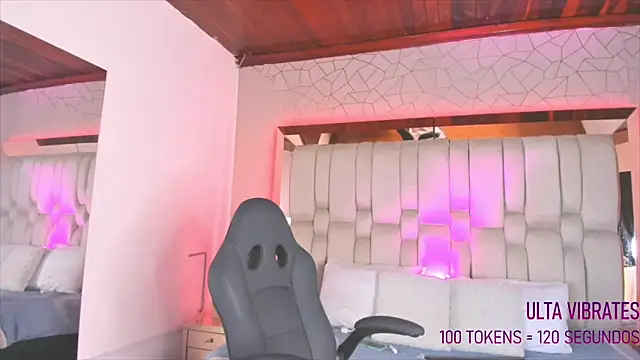 Snapshot of AngelineHeet chatting on January 8, 2025, 12:38 am AngelineHeet online show from January 8, 2025, 12:38 am