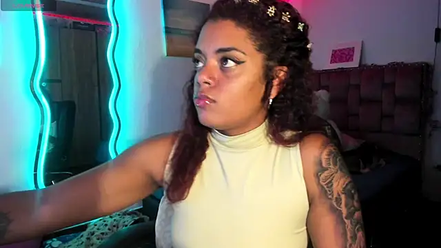 Snapshot of ladyrd1 chatting on January 11, 2025, 8:00 am ladyrd1 online show from January 11, 2025, 8:00 am