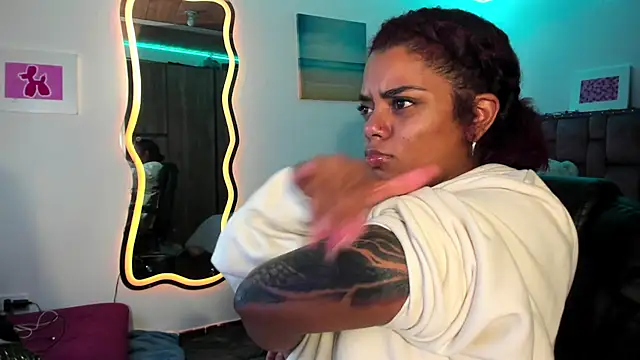 Snapshot of ladyrd1 chatting on January 24, 2025, 7:41 am ladyrd1 online show from January 24, 2025, 7:41 am