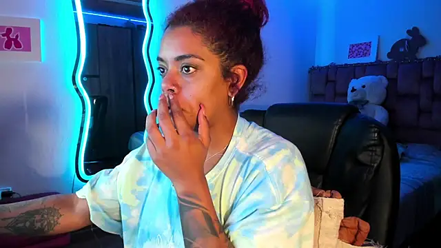 Snapshot of ladyrd1 chatting on February 3, 2025, 7:07 am ladyrd1 online show from February 3, 2025, 7:07 am