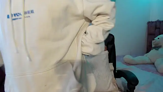 Snapshot of ladyrd1 chatting on March 3, 2025, 10:49 am ladyrd1 online show from March 3, 2025, 10:49 am