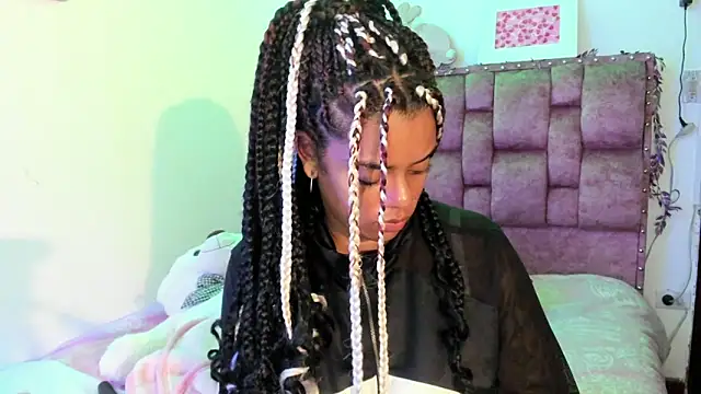 Snapshot of ladyrd1 chatting on March 13, 2025, 6:37 am ladyrd1 online show from March 13, 2025, 6:37 am