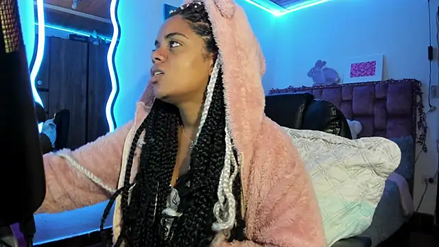 Snapshot of ladyrd1 chatting on March 22, 2025, 4:35 am ladyrd1 online show from March 22, 2025, 4:35 am