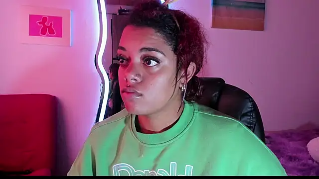 Snapshot of ladyrd1 chatting on September 14, 2025, 6:51 pm ladyrd1 online show from September 14, 2025, 6:51 pm