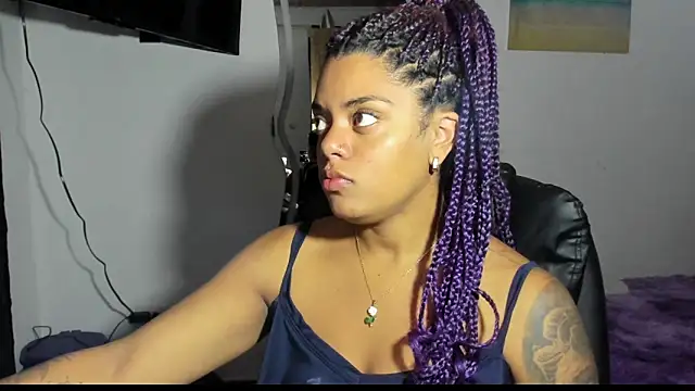 Snapshot of ladyrd1 chatting on October 2, 2025, 10:50 pm ladyrd1 online show from October 2, 2025, 10:50 pm