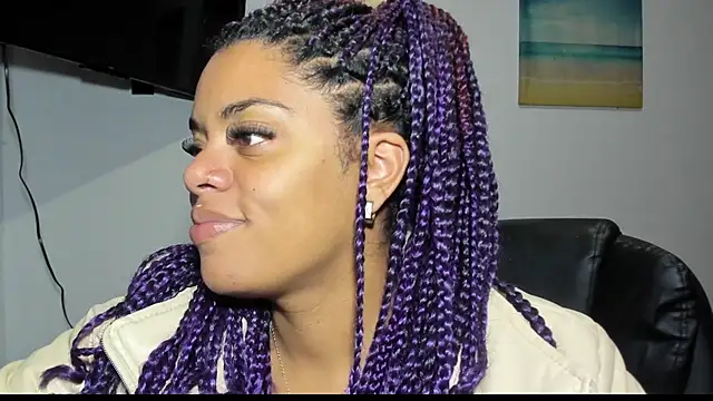 Snapshot of ladyrd1 chatting on October 4, 2025, 4:43 am ladyrd1 online show from October 4, 2025, 4:43 am