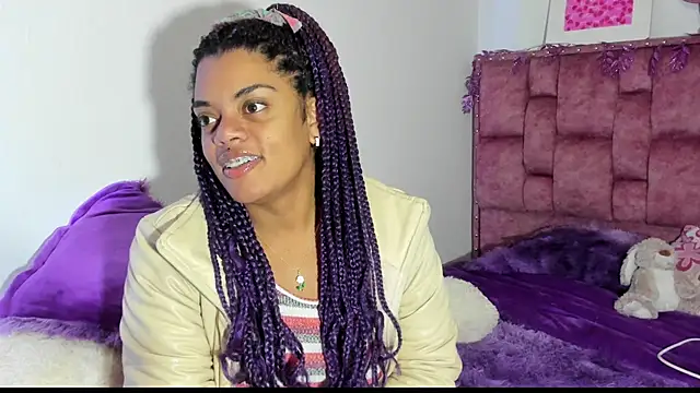 Snapshot of ladyrd1 chatting on October 11, 2025, 7:07 am ladyrd1 online show from October 11, 2025, 7:07 am