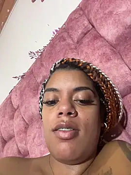 Snapshot of ladyrd1 chatting on February 3, 2026, 6:40 am ladyrd1 online show from February 3, 2026, 6:40 am