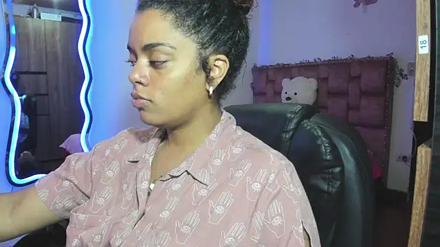 Snapshot of ladyrd1 chatting on February 28, 2026, 10:22 pm ladyrd1 online show from February 28, 2026, 10:22 pm