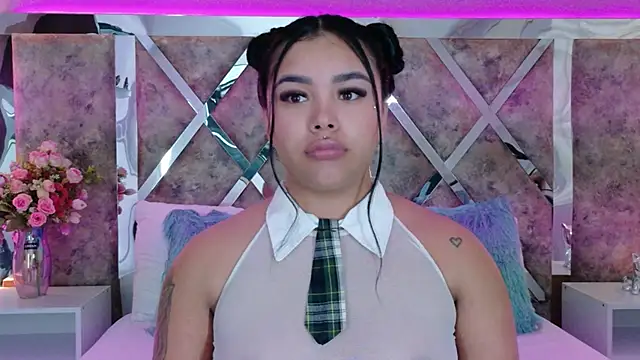 MarianaGarciaa   online show from October 23, 2025, 7:34 pm