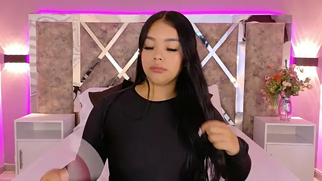 MarianaGarciaa   online show from May 21, 2026, 7:21 pm