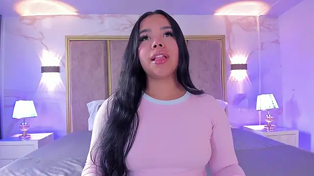 MarianaGarciaa   online show from June 13, 2026, 7:23 pm