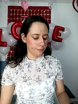 lovely kitt online show from February 15, 2026, 3:47 am