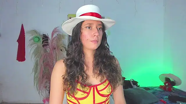 lovely kitt online show from June 15, 2026, 12:13 am