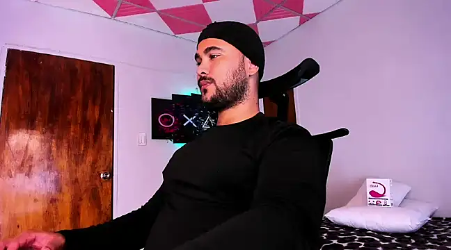 Snapshot of Sebas-hott chatting on December 24, 2024, 2:21 am Sebas-hott online show from December 24, 2024, 2:21 am