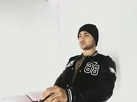 Snapshot of Sebas-hott chatting on September 30, 2025, 10:48 pm Sebas-hott online show from September 30, 2025, 10:48 pm