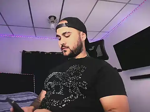 Sebas-hott online show from February 14, 2026, 11:45 pm