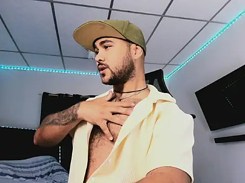 Sebas-hott online show from March 18, 2026, 10:35 pm