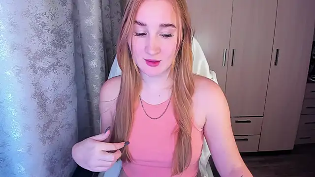 Snapshot of KeiraNight chatting on December 14, 2024, 2:42 pm KeiraNight online show from December 14, 2024, 2:42 pm