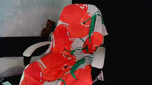 Teasing Molly online show from September 15, 2025, 1:33 pm