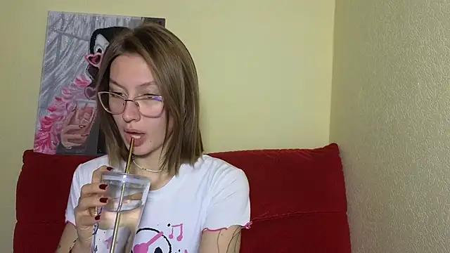 MalvinaBlum online show from December 18, 2024, 1:15 am