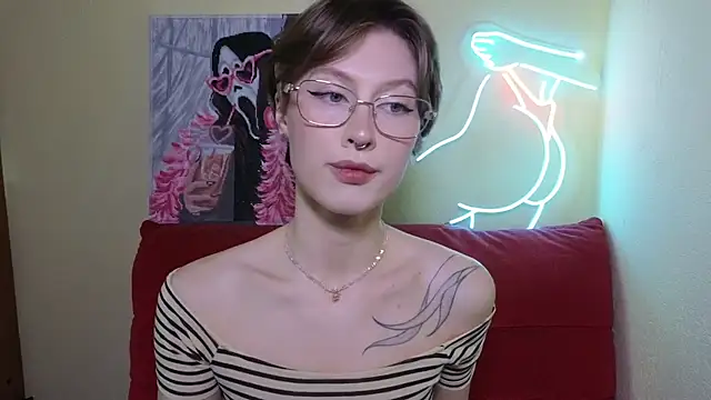 Snapshot of MalvinaBlum chatting on May 15, 2026, 10:00 am MalvinaBlum online show from May 15, 2026, 10:00 am