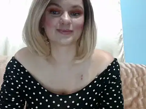 Snapshot of YourSweetJam chatting on September 13, 2025, 6:18 pm YourSweetJam online show from September 13, 2025, 6:18 pm