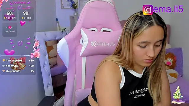 Snapshot of ema_tayy chatting on December 19, 2024, 10:24 am ema tayy online show from December 19, 2024, 10:24 am